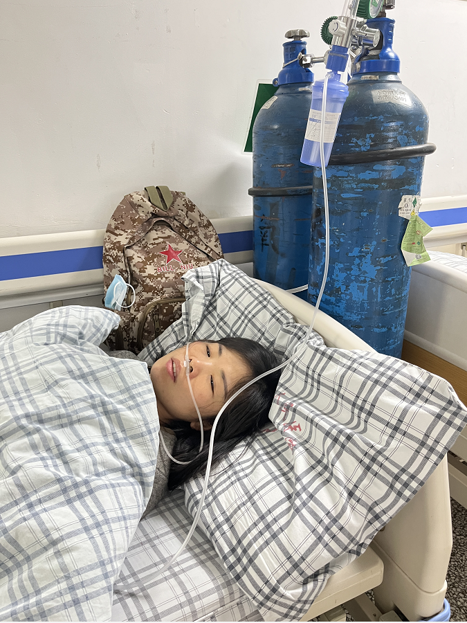 “送關(guān)懷、暖人心”公司綜合部探望住院員工