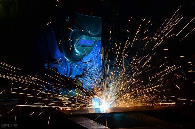 電焊工未來前景如何？將來會被機(jī)器人淘汰嗎？